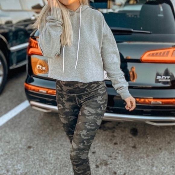 2 CROP Hoodie Sweatshirts Black & Gray - Picture 2 of 9